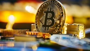 55 milliárd forintnyi kriptovalutát lopott el egy nő a férjétől kép