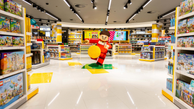 Egy napot el tudnánk tölteni a világ legnagyobb LEGO üzletében kép