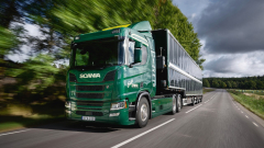 Napelemes kamionokkal készül a Scania kép