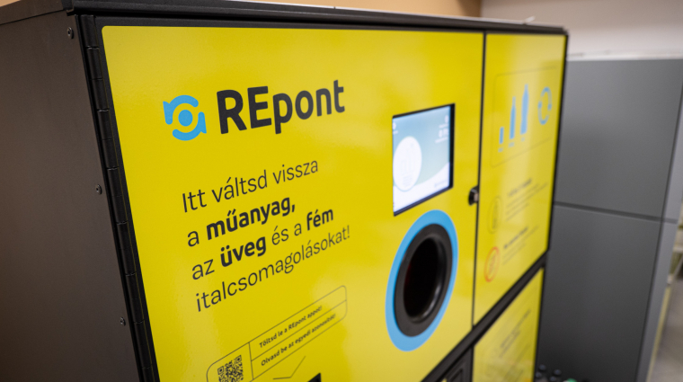 Jól indult az üvegvisszaváltó automaták bevezetése: az egyik gép euróban nyomtatott cetliket, amit csak Portugáliában lehet beváltani kép