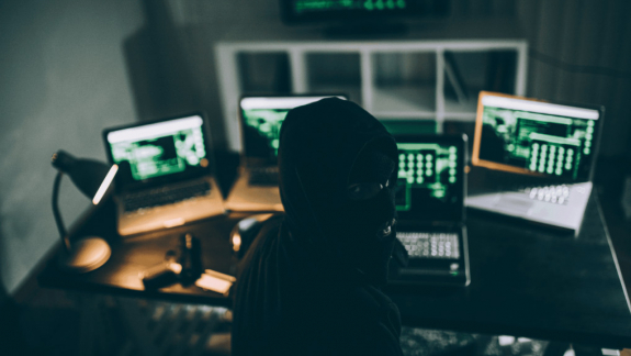 Egy hacker az 123456 jelszóval jutott be ahhoz az IT-vállalathoz, ami több millió személy adatait őrzi kép