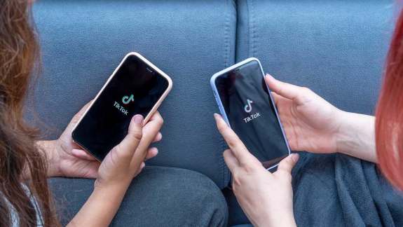 Szőnyeg alá söpörte a „body-shaming” filtert a TikTok kép