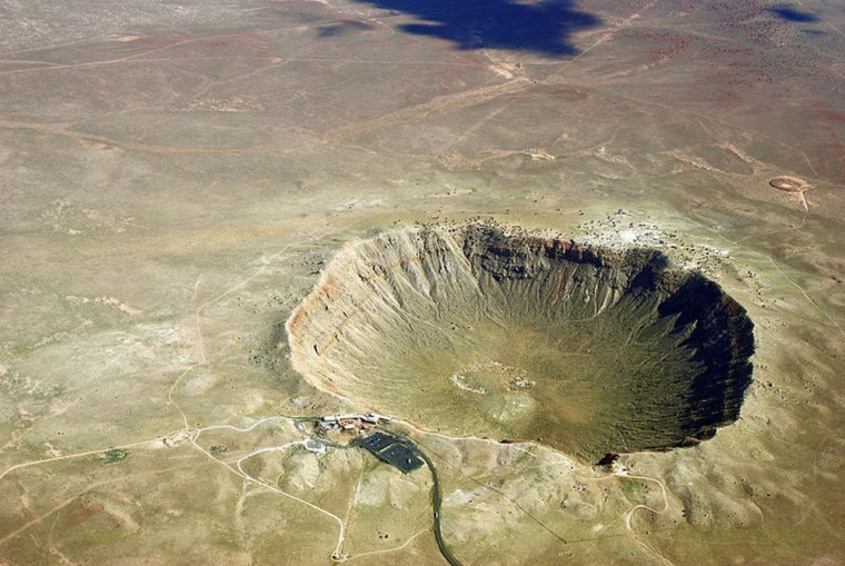 Egy arizonai meteorbecsapódás krátere.