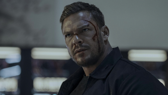 Keanu Reeves váltja Alan Ritchsont a Netflix filmjében, ami olyan, mintha a Die Hard egy hurrikán idején játszódna kép