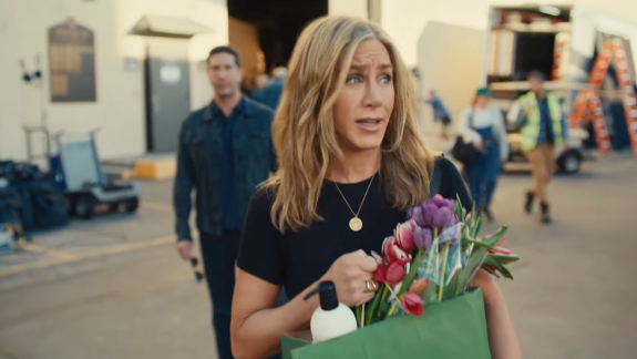 Jennifer Aniston nem ismeri fel David Schwimmert az új Super Bowl reklámban kép