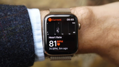 Megint életet mentett egy Apple Watch: érzékelt valamit, amit az orvosok nem kép
