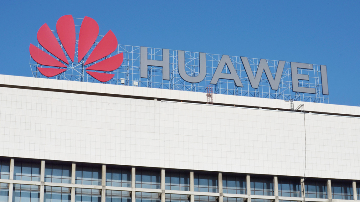 Hamarosan bemutatja első hajlítható kijelzős laptopját a Huawei kép