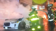 Dühös tömeg lincselt meg egy önvezető autót San Franciscóban kép