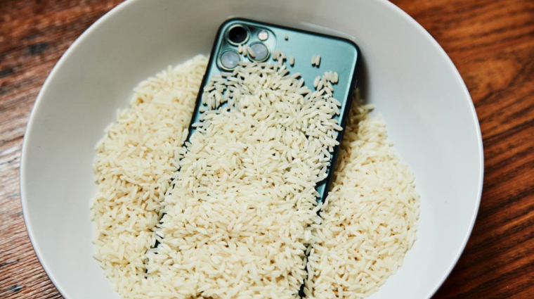 Az Apple szerint nem szabad rizsbe tenni a beázott iPhone-okat kép