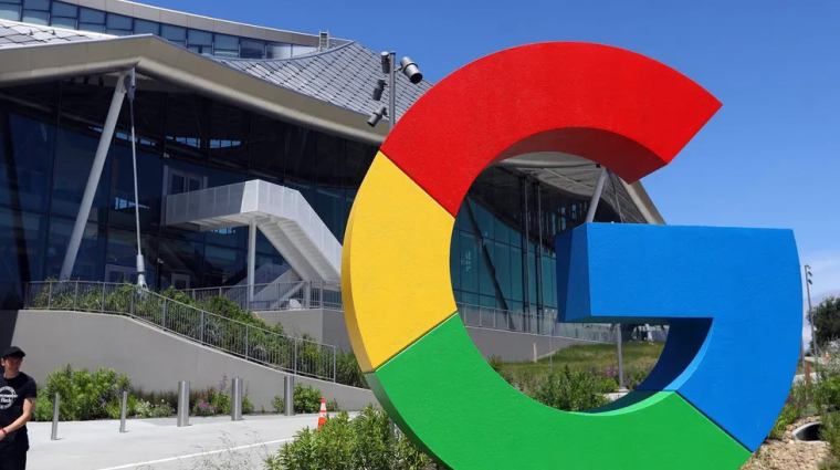 A Google egykori alkalmazottját üzleti titkok eltulajdonításával és ipari kémkedéssel vádolják kép