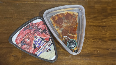 Itt az adathordozók forradalma: aszott pizzaszeleteken adta ki új dalát egy metálzenekar