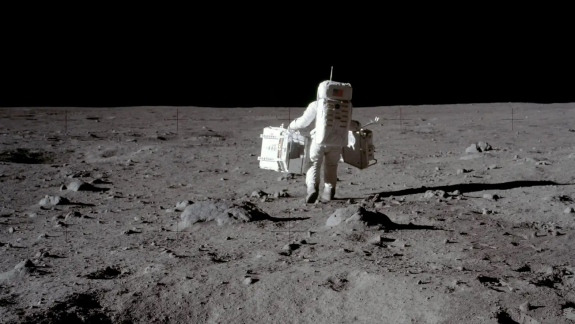 Így fest a NASA felújított holdi űrruhájának sisakja kép