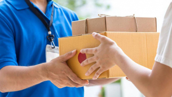 A DPD sajnálja, hogy idén karácsonykor minden 10. csomagjuk késik kép