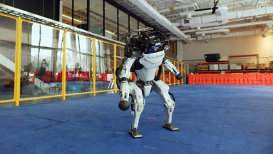 Nyugdíjba vonul Atlas, a Boston Dynamics szaltózó humanoid robotja kép