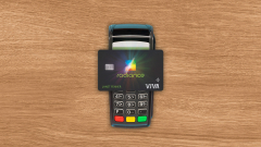 Jönnek az OLED kijelzős bankkártyák, és több pénzt fogsz költeni velük kép