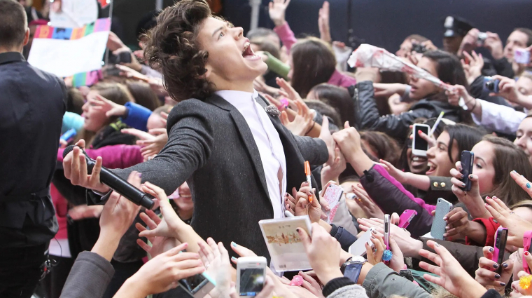 Több mint 300 ezer forintba kerülhet egy Harry Styles-jegy, a rajongók kiborultak bevezetőkép