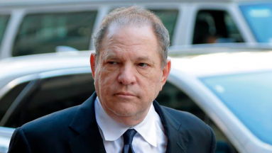 Fordulat állt be Harvey Weinstein egyik ügyében, új tárgyalásra lesz szükség kép
