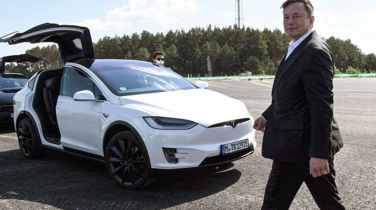Meglepő: Elon Musk szerint a Tesla nem autógyártó