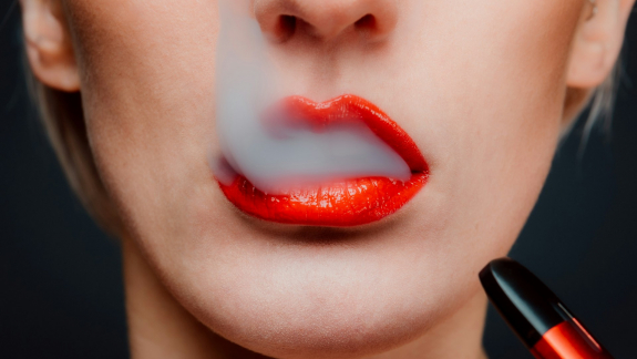 Újabb kutatás miatt aggódhatnak az e-cigarettázók kép