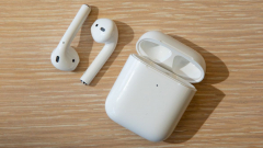 Forradalmi újítás érkezhet az AirPodsokba kép