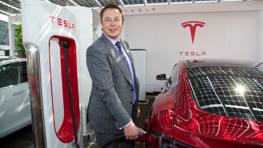Ezért rúgta ki Elon Musk a Tesla Superchargeren dolgozó szinte összes alkalmazottját fókuszban