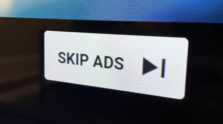 Újabb rohamot indított a reklámblokkolók ellen a YouTube kép