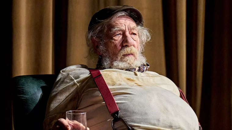 Ian McKellen színházi előadása közben szenvedett balesetet bevezetőkép