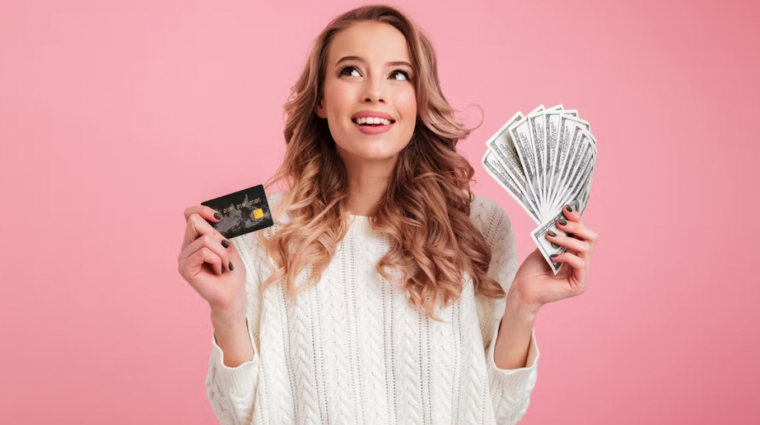 Egy tanulmány szerint jobban járunk a készpénzes fizetéssel, mint a bankkártyással kép