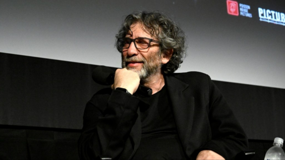 Visszadobták a Neil Gaimannal szemben indított szexuális zaklatási pereket az amerikai bíróságok kép