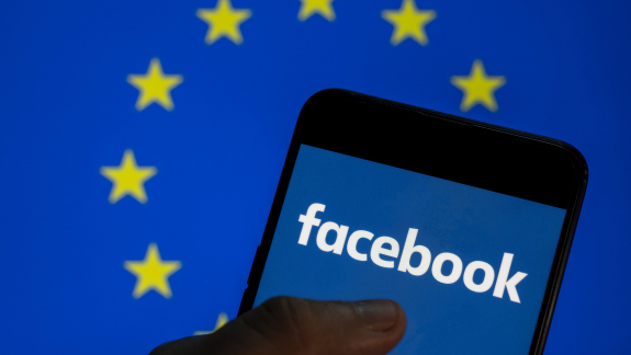 A Meta bedobta a törölközőt: leállnak a politikai hirdetések az EU-ban kép