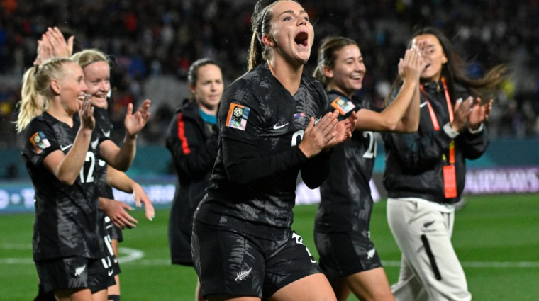 Botrány a párizsi olimpián: drónnal leskelődött az új-zélandi női labdarúgók után a rivális Kanada kép
