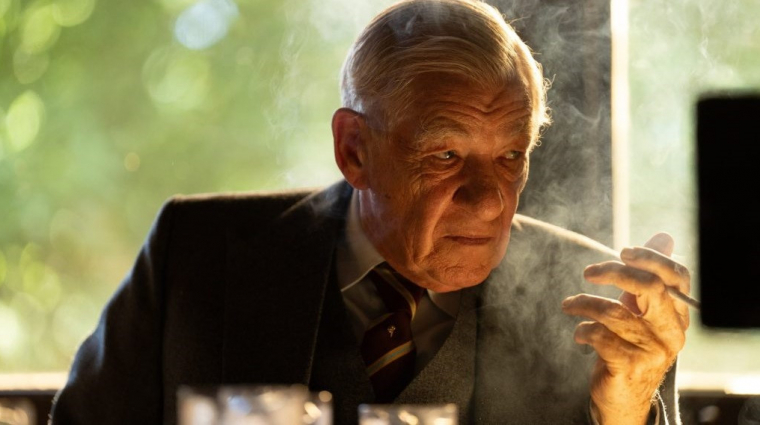 Ian McKellen egy kritikust alakít az új filmjében, íme a The Critic első trailere kép