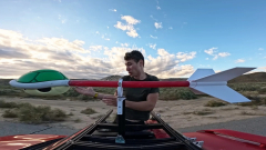 Napi büntetés: youtuberek Mario Kart-stílusú lövedékekkel rongáltak meg egy autót kép