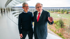 Warren Buffet eladja az Apple-részvényeit kép