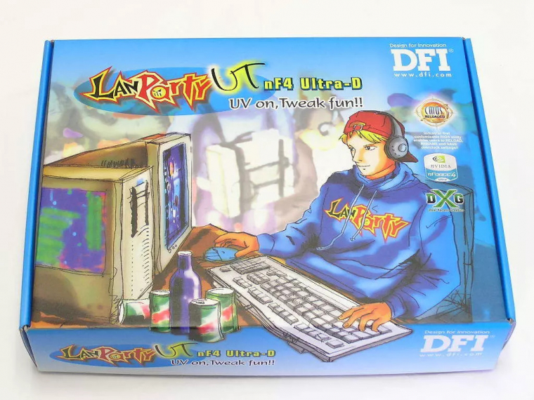 Mi más lehetne egy LANParty alaplap dobozán, mint egy PC-s játékos, aki épp multiban, helyi hálózaton harcol a társaival. Később ez a dobozdizájn eltűnt, visszafogott, modern stílus lépett a helyére, majd maguk az alaplapok is eltűntek a boltok polcairól