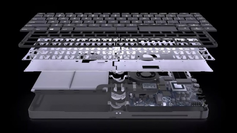 Ebbe az összecsukható billentyűzetbe egy komplett PC-t zártak kép