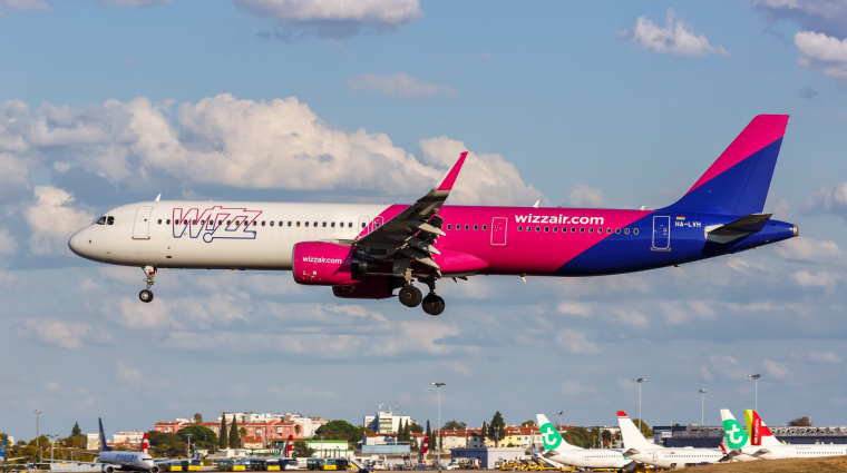 Már a Wizz Air is teszteli a fenntartható repülőgép-üzemanyagot kép