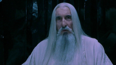 A Gyűrűk Ura: A rohírok háborúja visszahozza a néhai Christopher Lee-t Saruman szerepében kép