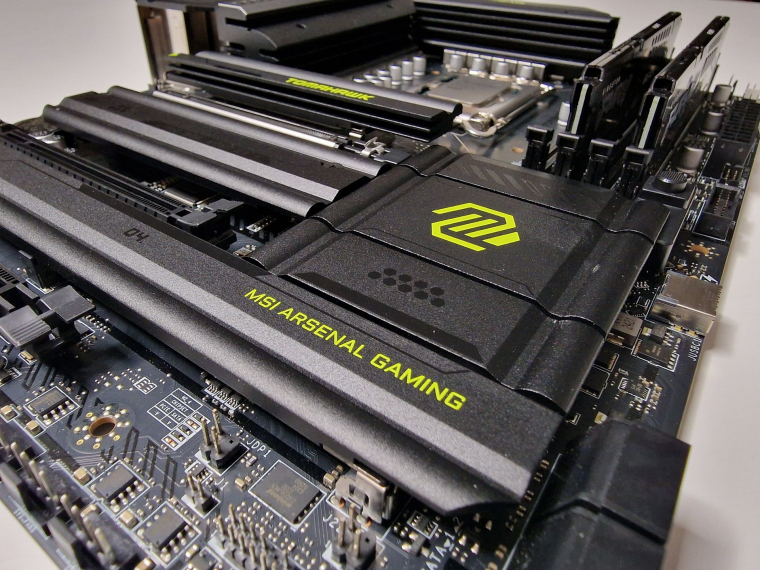 MSI Arsenal Gaming, avagy MAG. A Tomahawk típus egy jó belépési pont, a WiFi 7 és a Thunderbolt 4 kettőse ráadásul eléggé jövőbiztossá teszi