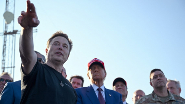 Elon Musk merész vállalást tett a Mars elérése kapcsán kép
