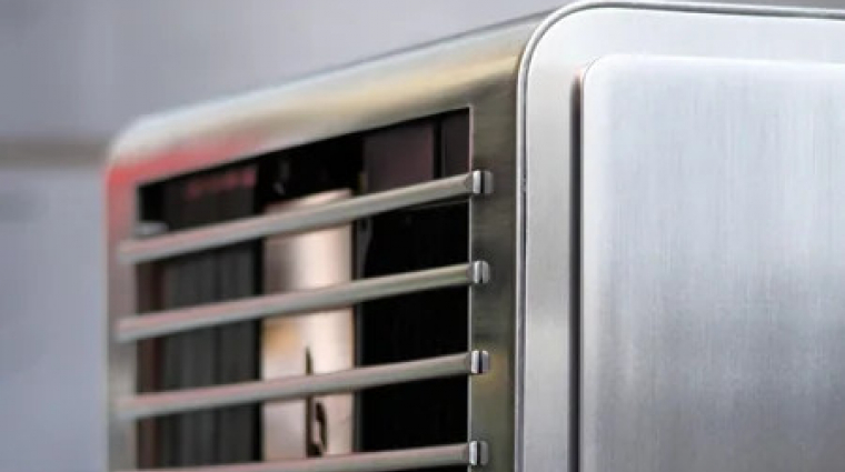 A kenyérpirítóba préselt gamer-PC egy műszaki csoda kép