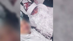 Lőtt egy szelfit, majd agyonlőtte a Télapó - videó kép