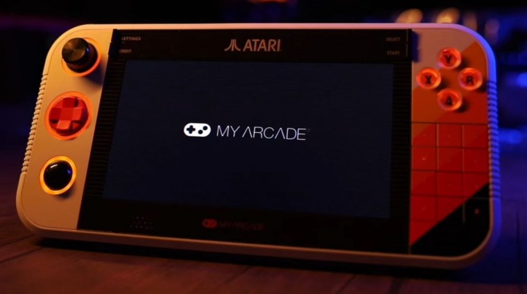 Az Atari is belép a kézi konzolok piacára - videón az Atari Gamestation Go kép