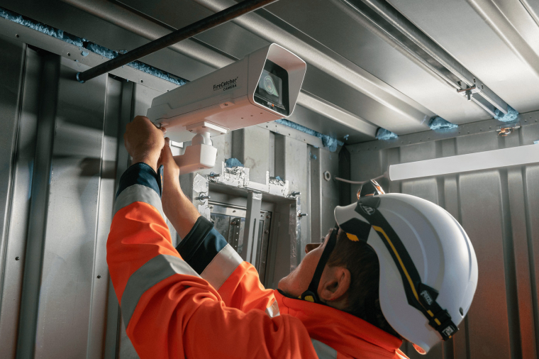 A vizuális füst- és lángérzékelő Siemens FireCatcher kamera telepítése. Forrás: Siemens