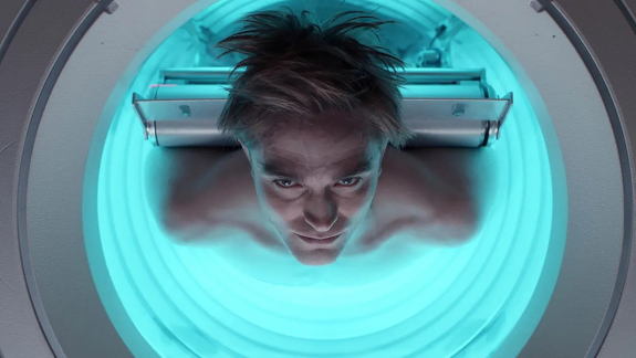 Megvan, mikor érkezik Robert Pattinson új sci-fi filmje a Max kínálatába kép