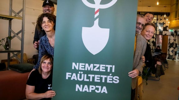 Cégek nélkül nincsen sikeres Nemzeti Faültetés Napja kép