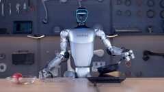 A világ első kereskedelmi forgalomba helyezett humanoid robotja már Magyarországon is kapható kép