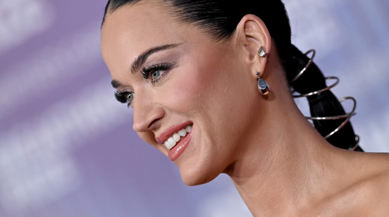 Katy Perry az űrbe megy kép