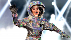 Katy Perryt kilőtték a világűrbe, öt másik nővel együtt kép