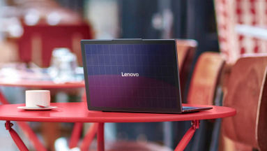 Napelemes laptopot villantott a Lenovo kép